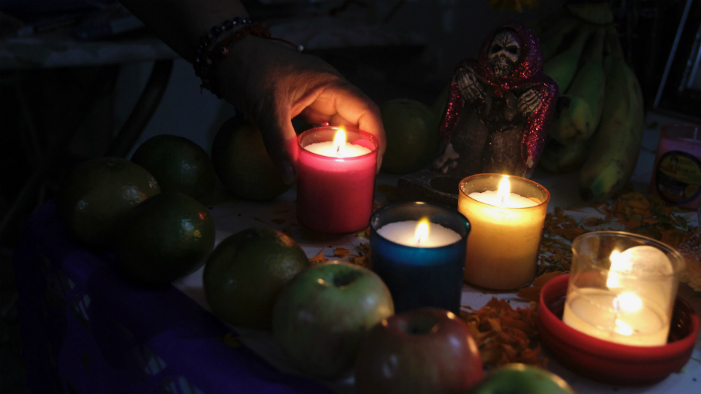 Implementan operativo de seguridad en panteones de la Ciudad de México