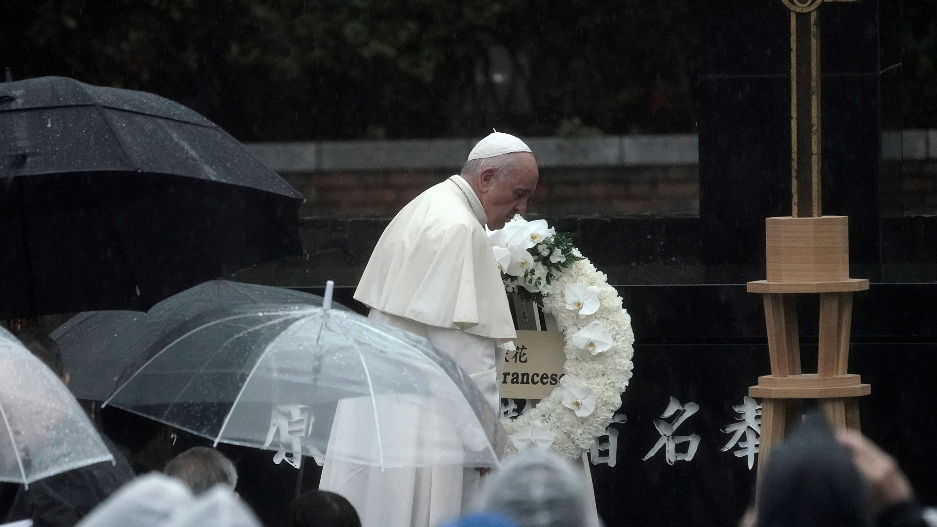 Papa Francisco pide desde Nagasaki el desarme nuclear