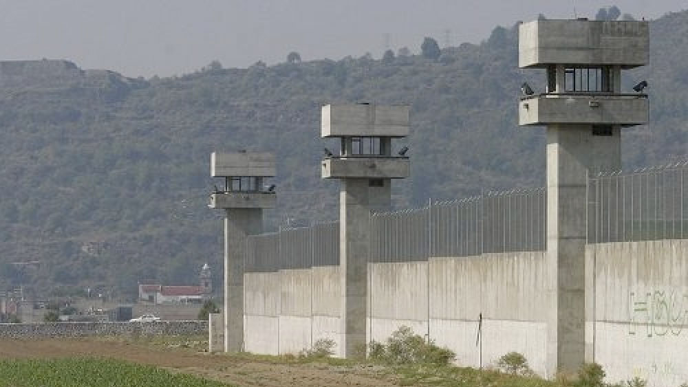 Riña deja un muerto en penal de Tenango del Valle