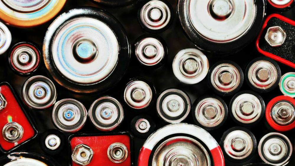 IMSS atiende a cinco niños al mes por ingerir pilas