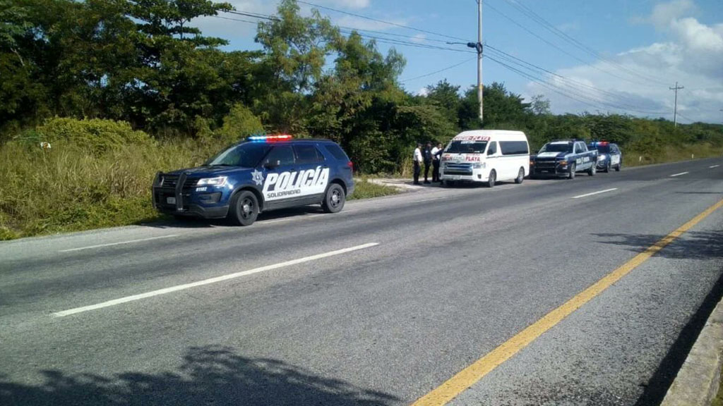 Toman de rehén en Cancún a turista española en asalto a transporte público - policia-en-atencion-de-asalto-de-combi-en-cancun