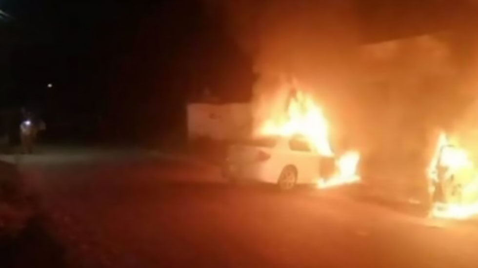 Incendian tres autos en dos puntos de Ciudad Juárez