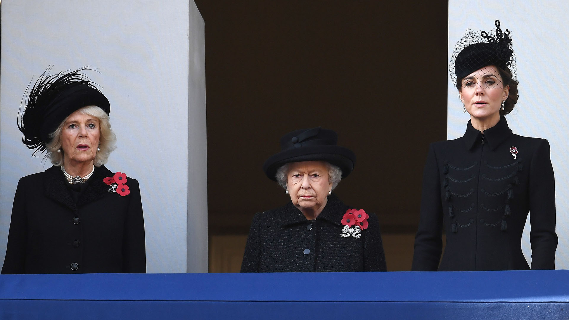 Reina Isabel II preside homenaje a caídos en guerras mundiales Reina Isabel II preside homenaje a caídos en guerras mundiales