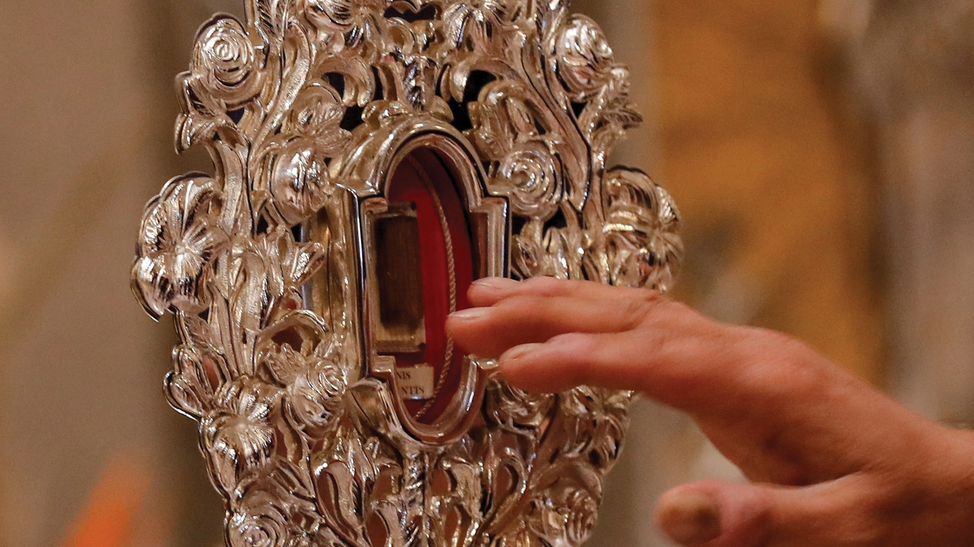 Vuelve a Tierra Santa reliquia del pesebre de Jesús