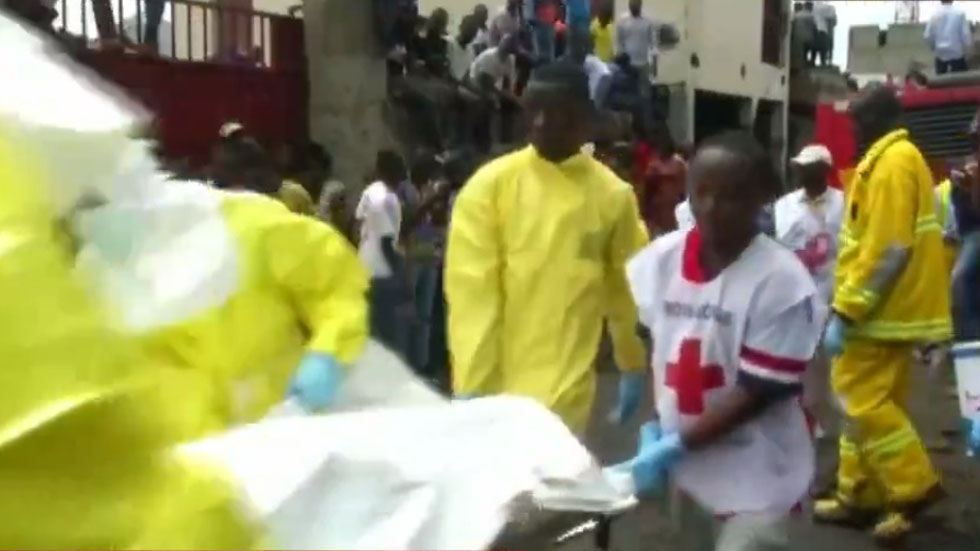 Sube a 29 cifra de víctimas por accidente aéreo en República del Congo - rescate-de-cadaveres-tras-accidente-aereo-en-republica-democratica-del-congo