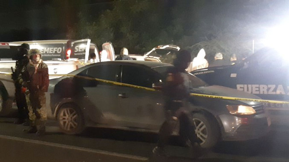 Hallan camioneta con restos humanos en Apodaca, Nuevo León