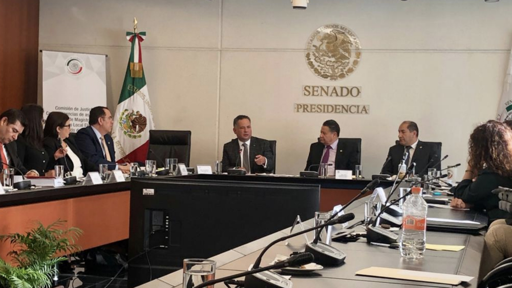 Santiago Nieto y senadores analizan iniciativas anticorrupción