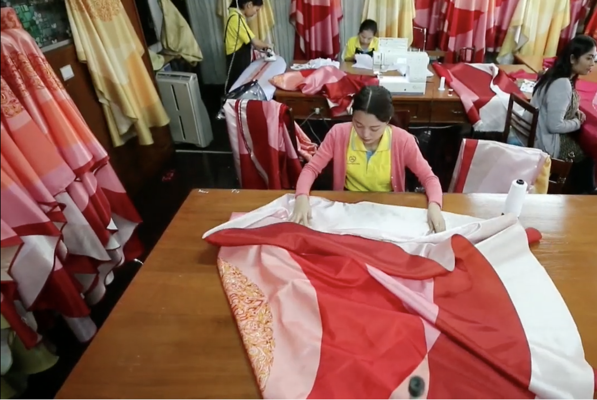 Papa Francisco lucirá túnicas de seda tailandesa durante su visita a Bangkok