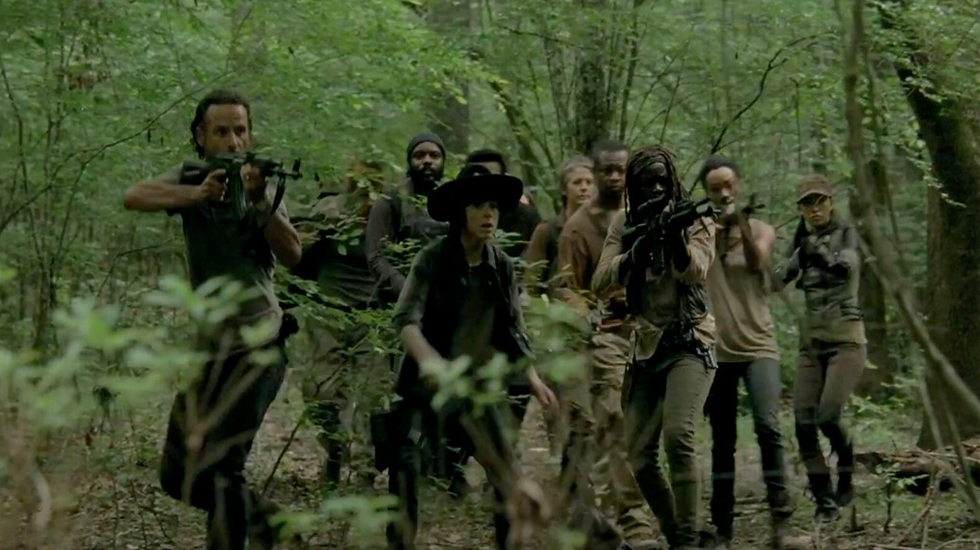 Hospitalizan a actor de The Walking Dead tras caerse de caballo