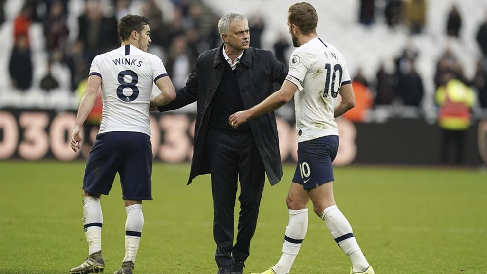 Tottenham derrota al West Ham en debut de Mourinho Tottenham derrota al West Ham en debut de Mourinho