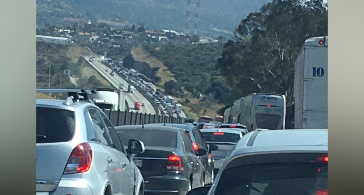 Accidente de tráiler bloquea la México-Querétaro en dirección a la CDMX