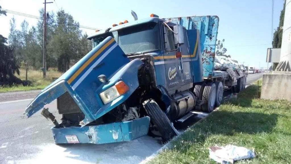 #Video Choque múltiple en Tulancingo deja tres muertos