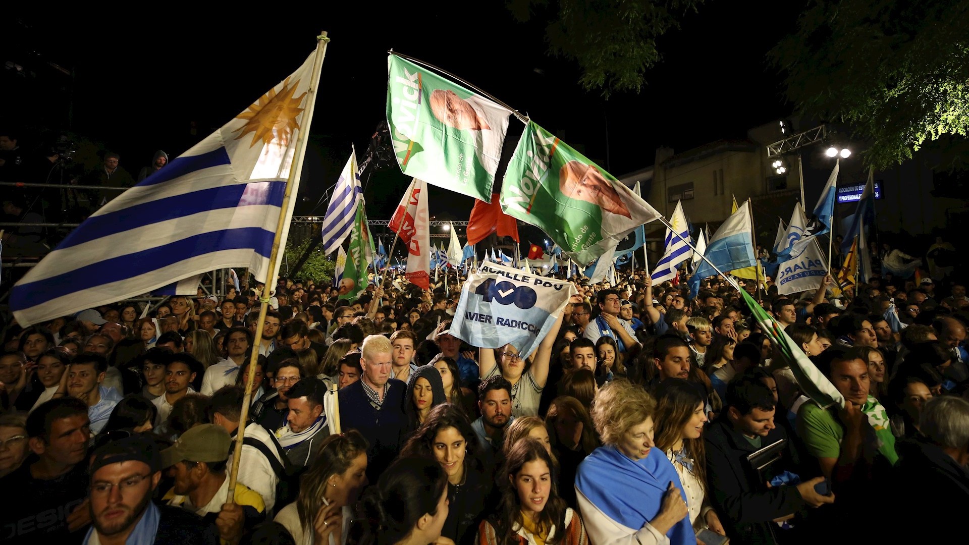 Martínez reduce desventaja con Lacalle a 1.4 puntos con el 95% escrutado