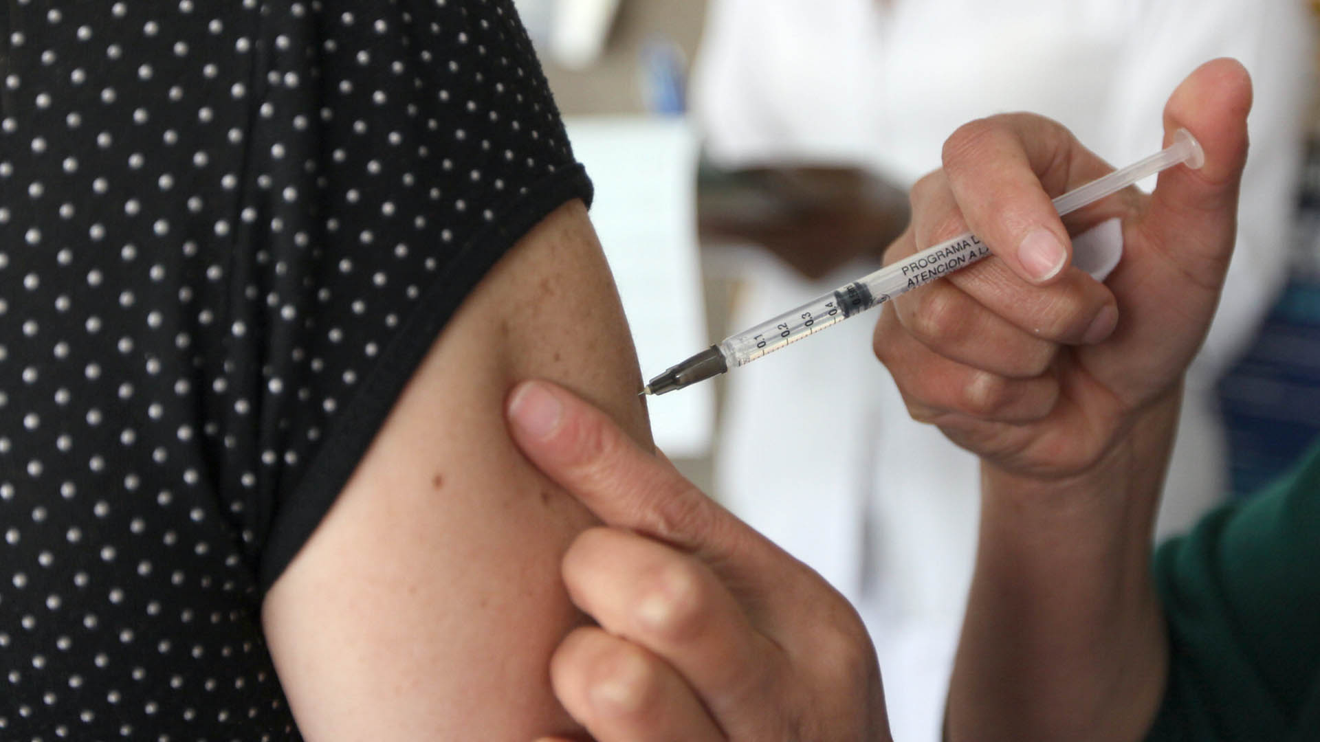 Ciudad de México pretende concluir vacunación contra la influenza antes de diciembre