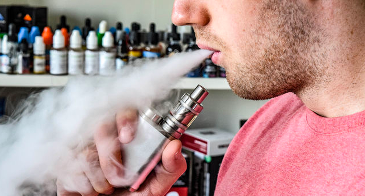 Vapeadores provocan daño pulmonar grave en pocas horas: especialista