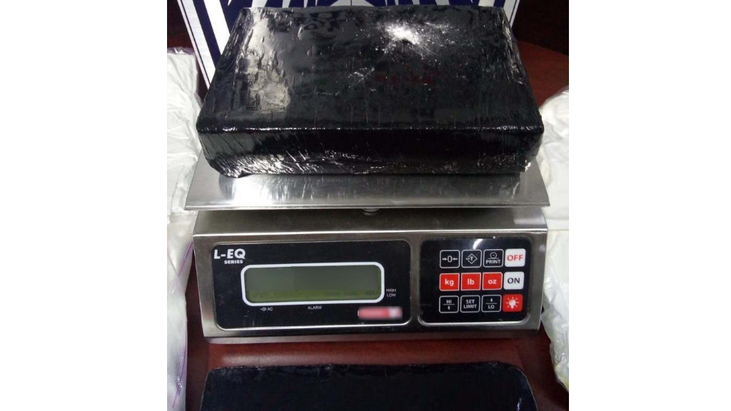 Detienen a venezolano en el AICM con al menos 10 kilos de cocaína - venezolano-aicm-cocaina-droga-guardia-nacional-2