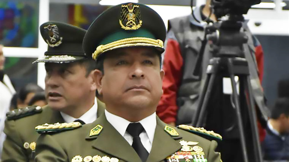 Dimite comandante de la Policía de Bolivia en medio de la crisis