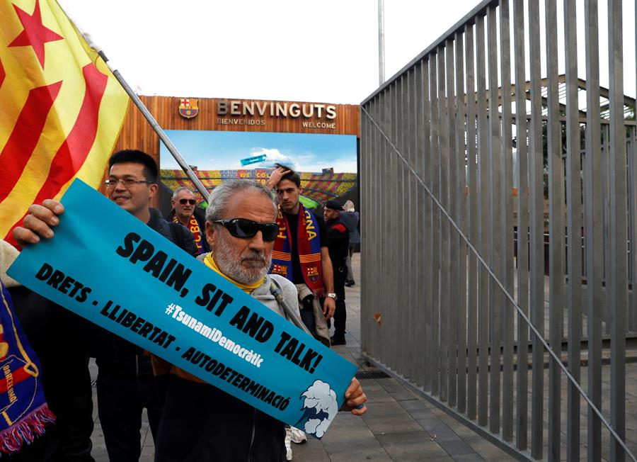 Protestas colmarán el Camp Nou durante el Barcelona vs Real Madrid - 0db311a7a322c0b63a72c5b8164c11a751afbf81w
