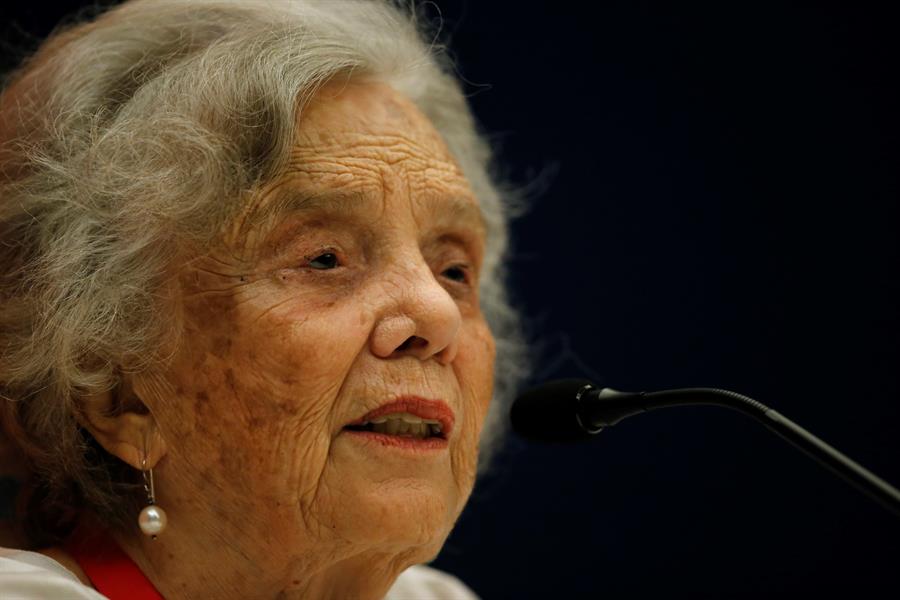 Roban casa de la escritora Elena Poniatowska en la Ciudad de México