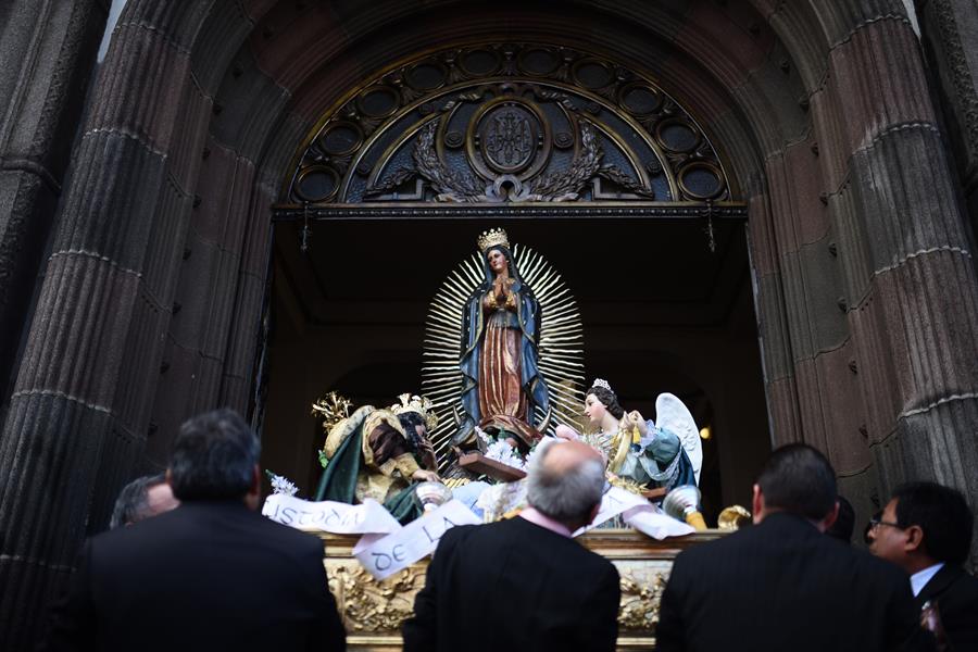 Guatemaltecos devotos encomiendan sus niños a la Virgen de Guadalupe - 50d1ad2d34f461e3915ef85548e5efbe438aa816w-1