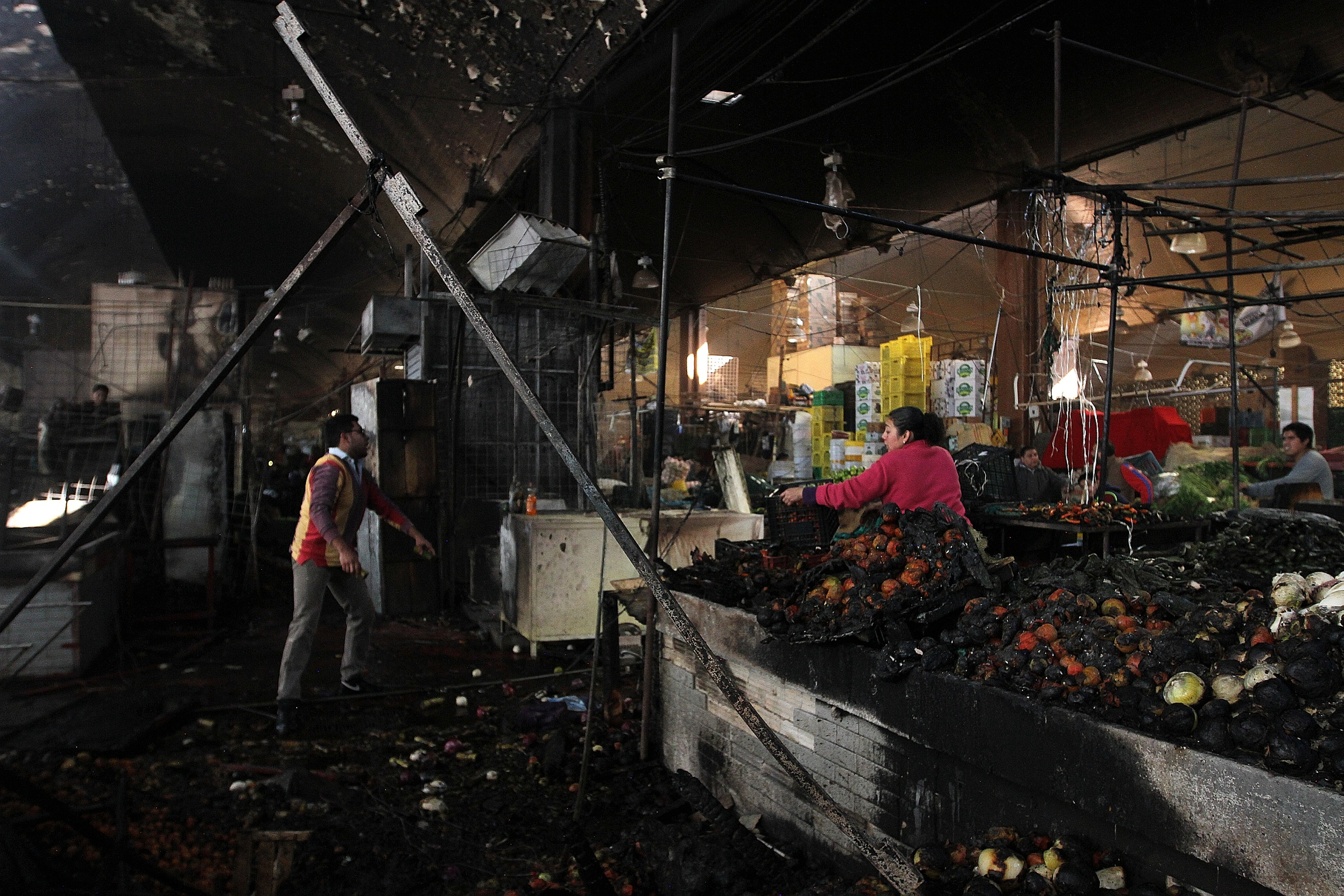 Así quedó el mercado de La Merced tras el incendio en la nave mayor - 91225062