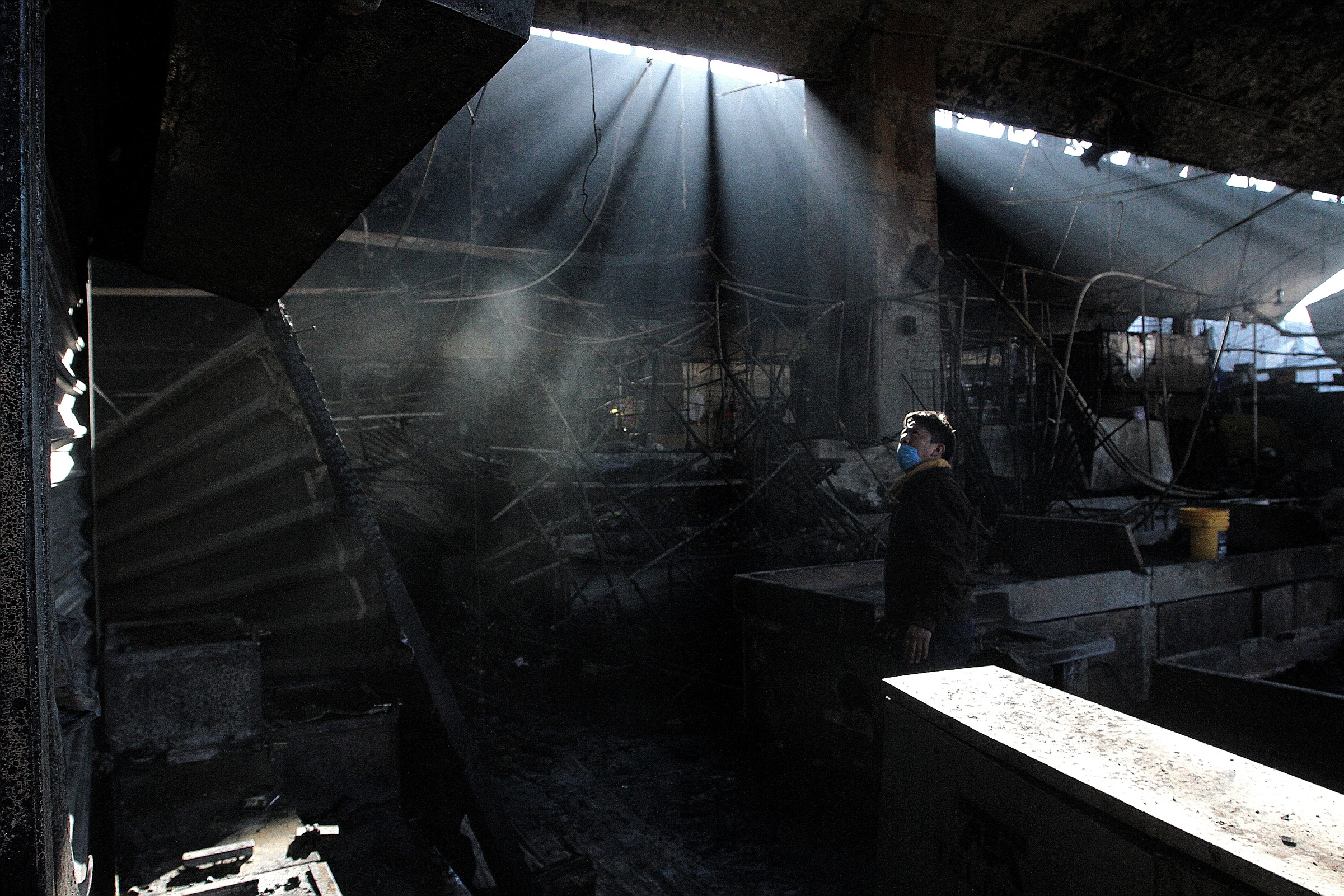 Así quedó el mercado de La Merced tras el incendio en la nave mayor - 91225068