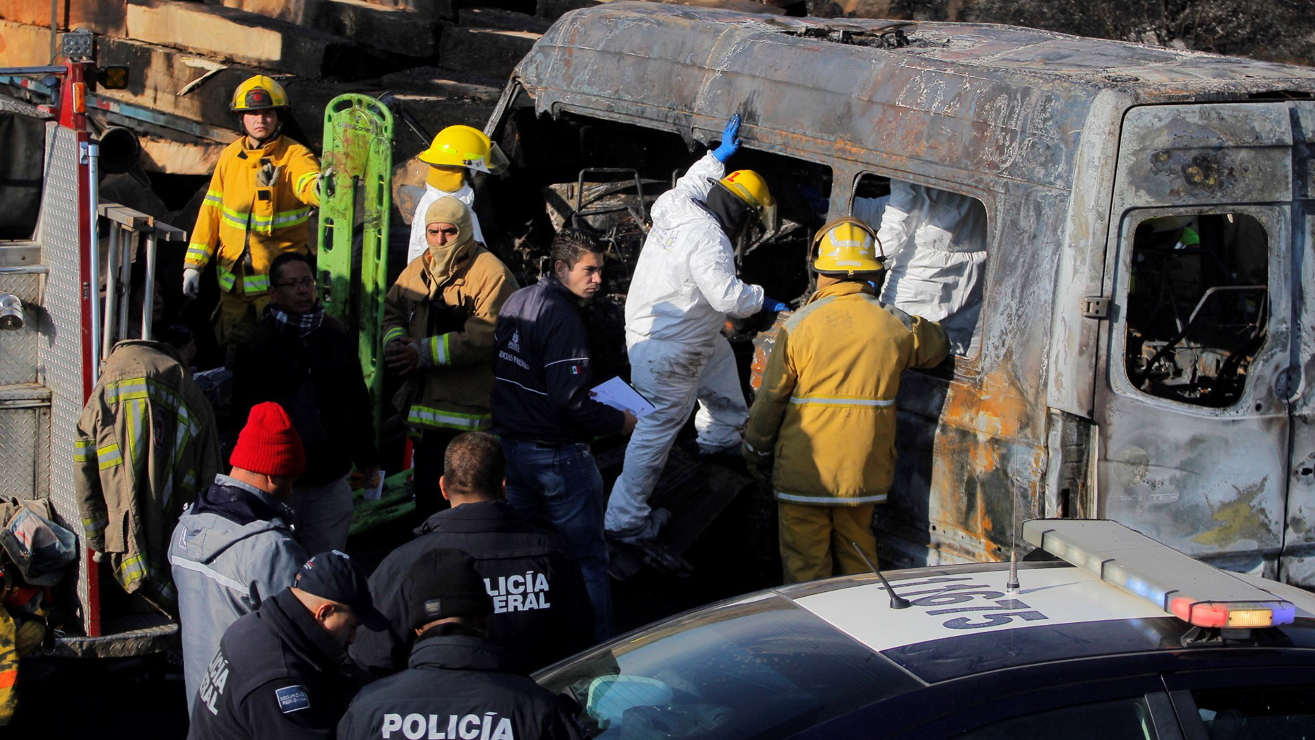 Aumenta a 14 número de muertos en choque sobre autopista de Jalisco