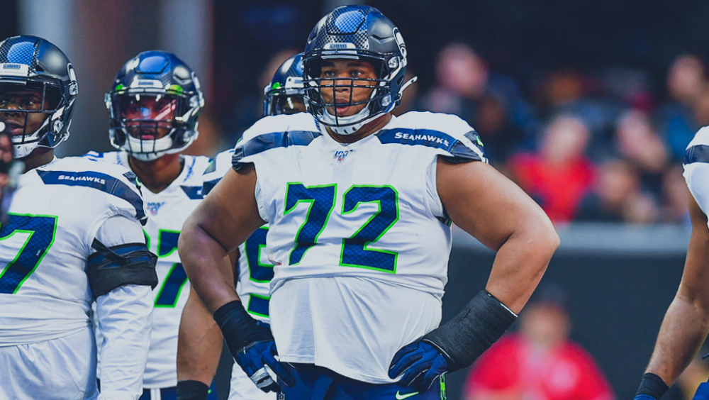 Defensivo de Seattle suspendido por violar política de sustancias