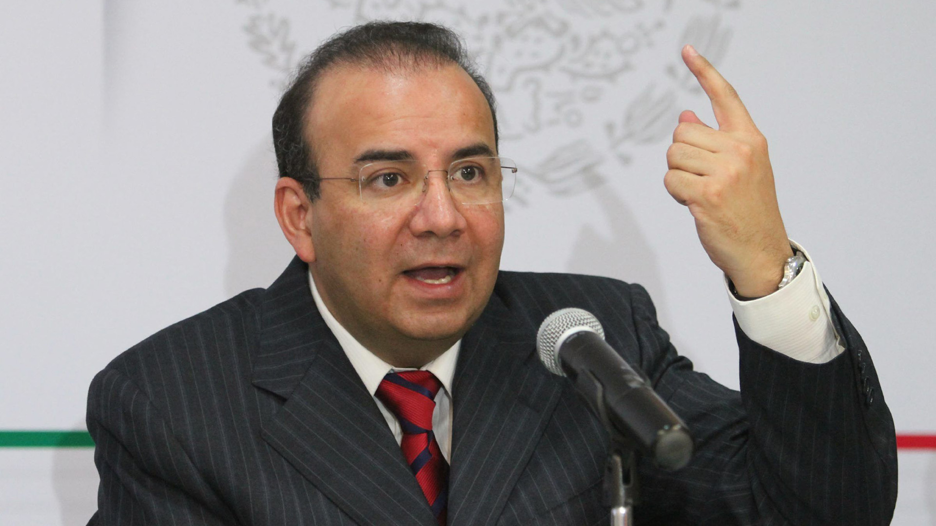 Navarrete Prida desconoce relación de Segob con empresas ligadas a García Luna