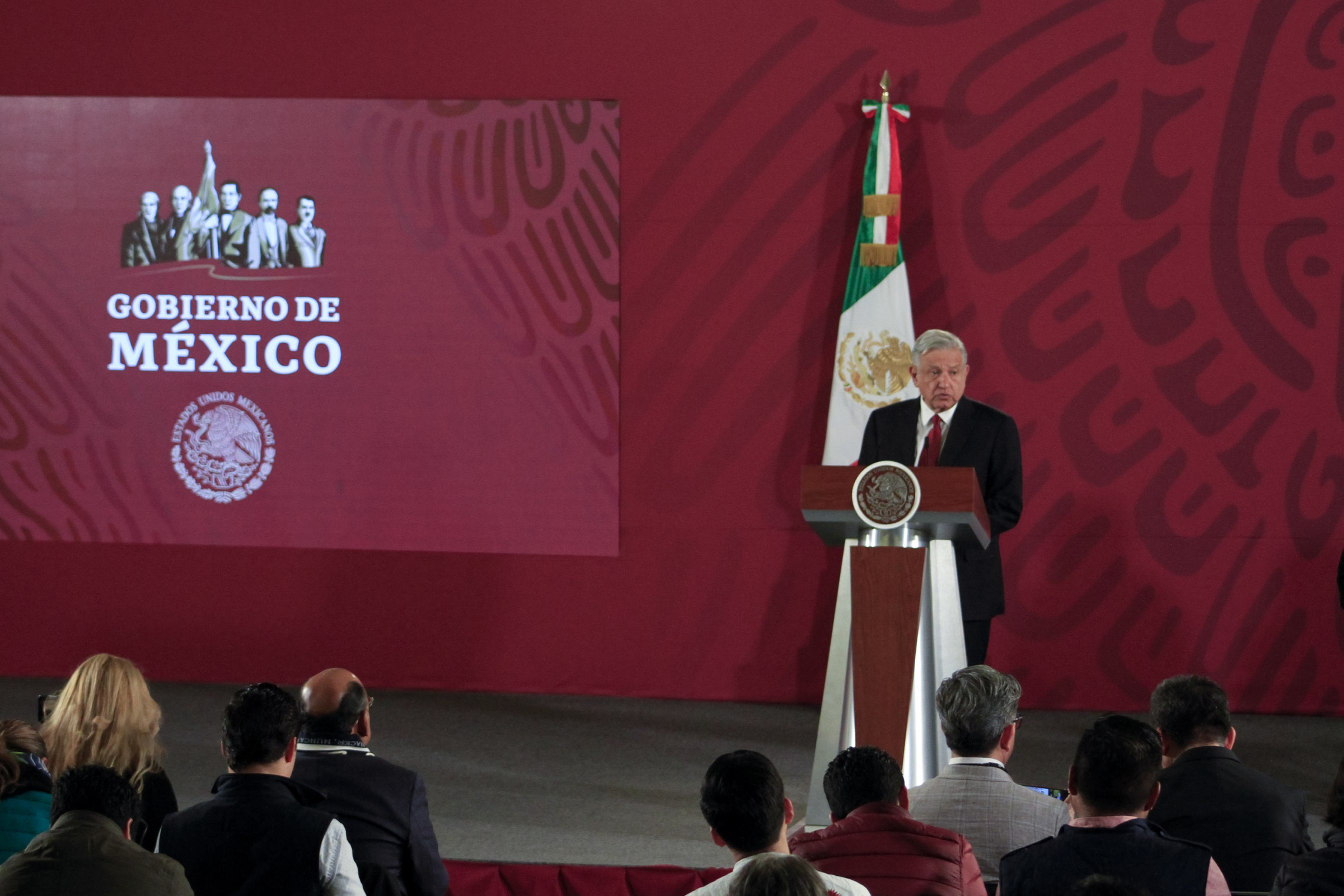 Urge López Obrador a ‘gobers’ a no dejar vacíos de poder
