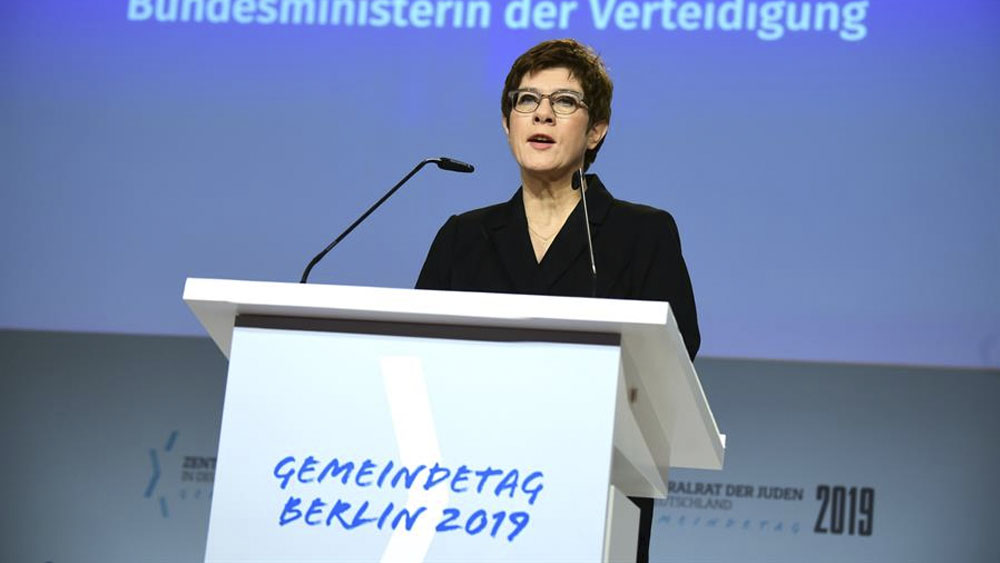 Derechista Merz por arriba de sucesora de Merkel en encuestas