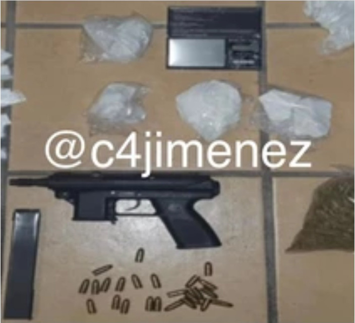 Extorsionadores detenidos en CDMX tienen amplio historial delictivo - armas-y-droga-decomisadas-a-seis-presuntos-extorsionadores-en-la-cdmx