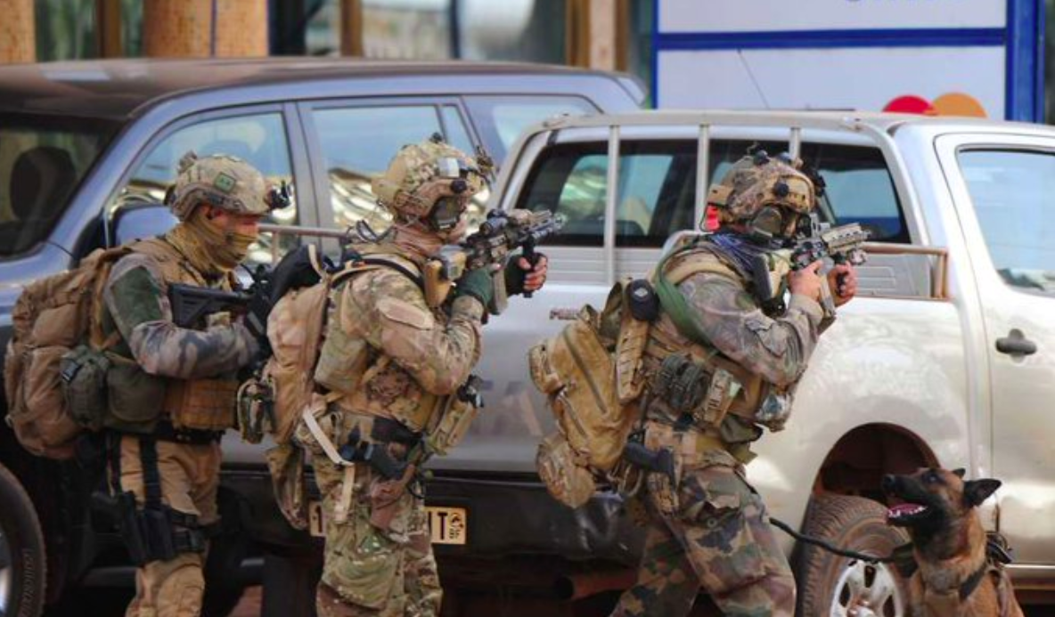 Al menos 35 civiles y 80 yihadistas muertos por ataque en Burkina Faso