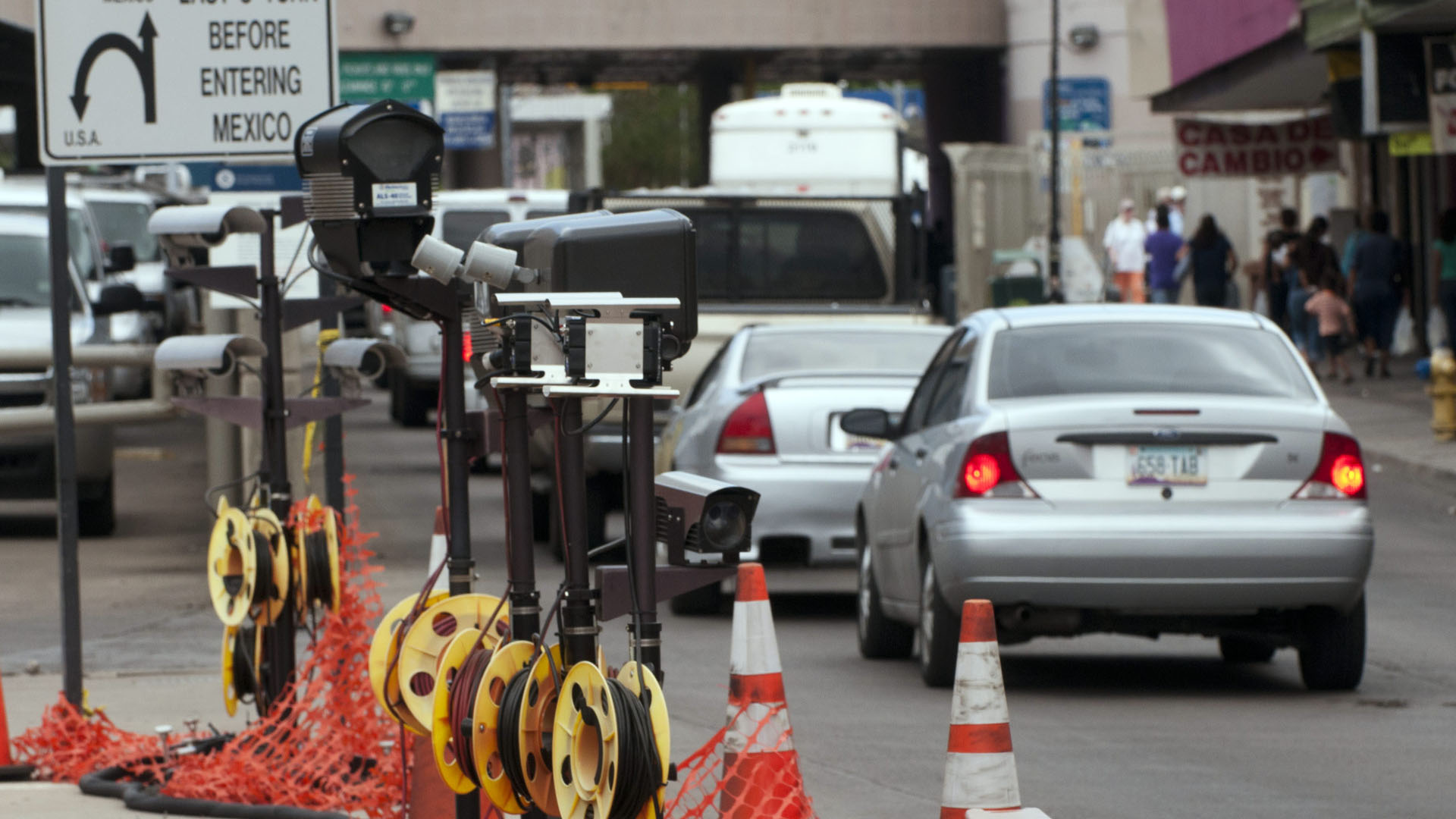 Migrantes crean nueva y arriesgada forma para intentar ingresar a EE.UU.