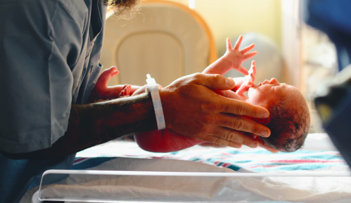 En el primer día del año nacerán más de 392 mil niños en todo el mundo