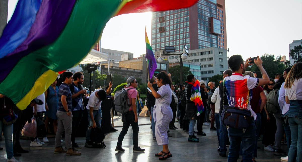 “Zapata es de todos”, reclama la comunidad LGBT en Bellas Artes