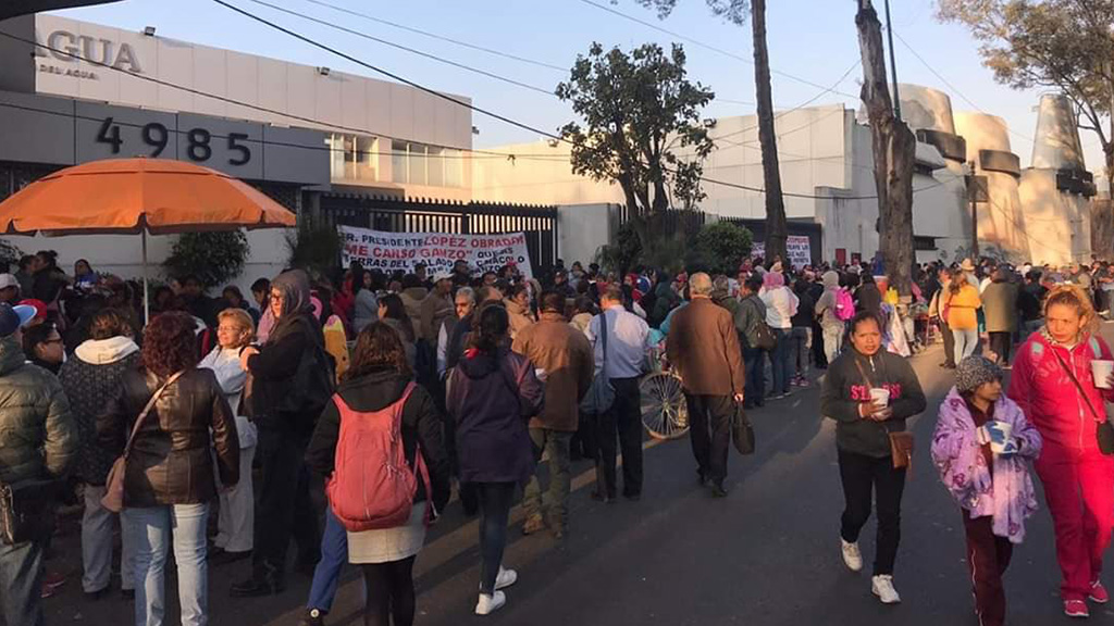 Cierran la Calzada México-Xochimilco por protesta en la Conagua - bloqueo-de-la-conagua-en-la-cdmx