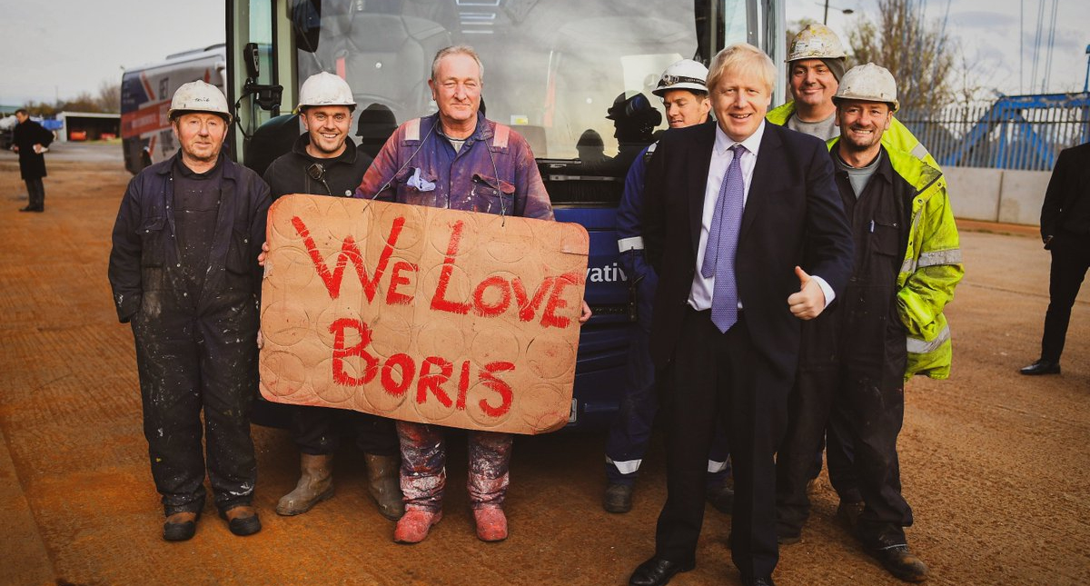 Boris Johnson festeja victoria con exsimpatizantes laboristas