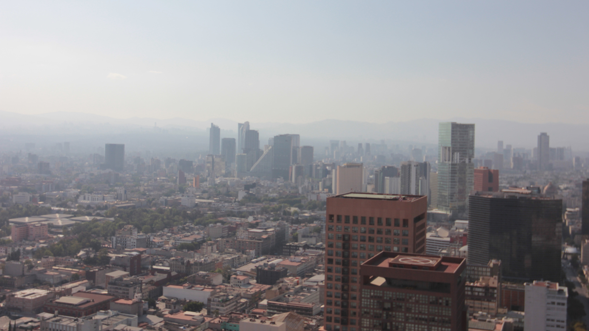 Continuarán restricciones por altas concentraciones de ozono en el Valle de México