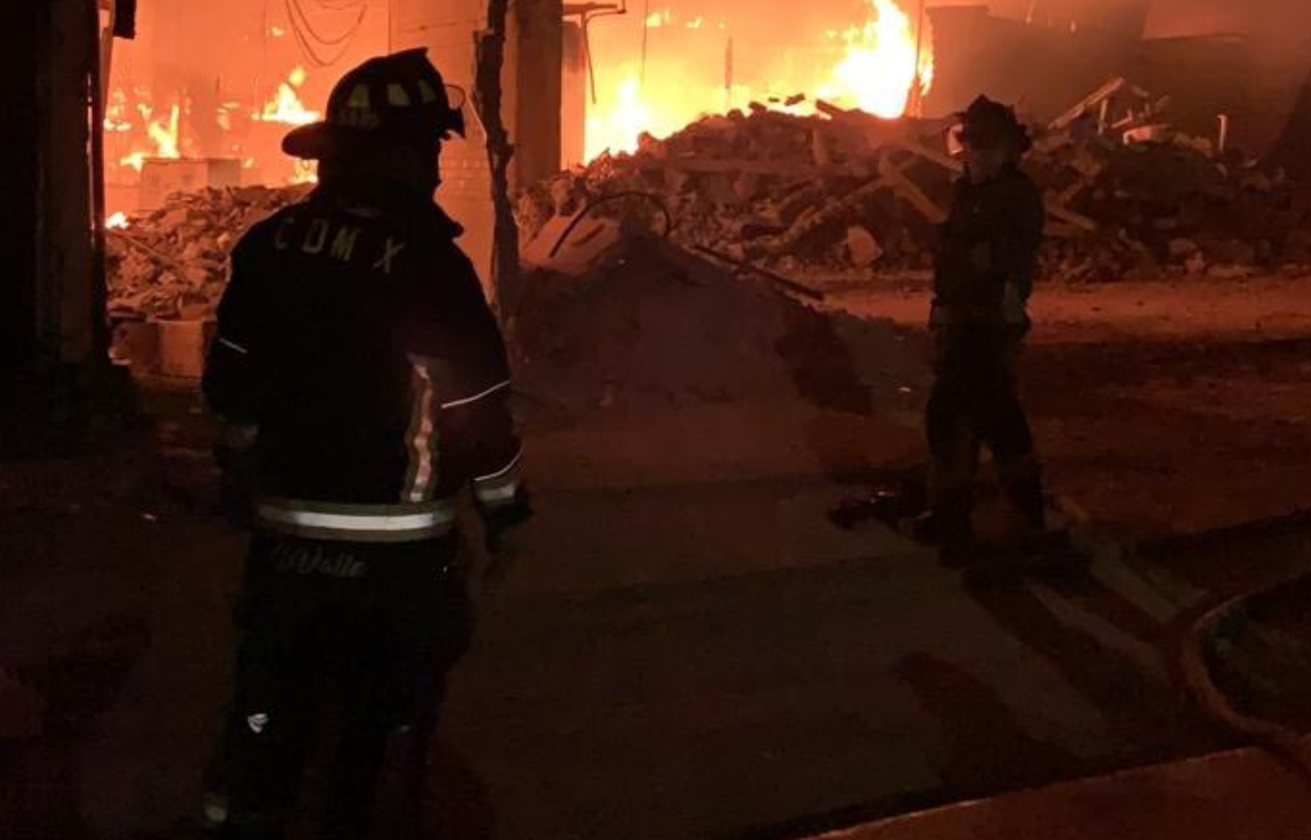 Sofocan incendio en el mercado de la Merced, CDMX Sofocan incendio en el mercado de la Merced, CDMX
