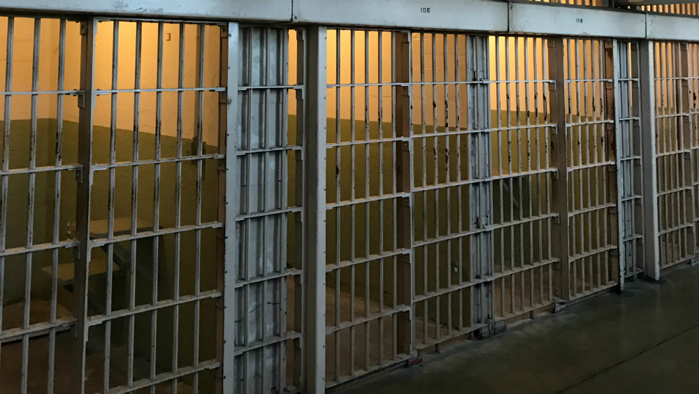 AMLO trabaja decreto para liberar a quienes no hayan sido sentenciados en 10 años, adultos mayores y torturados