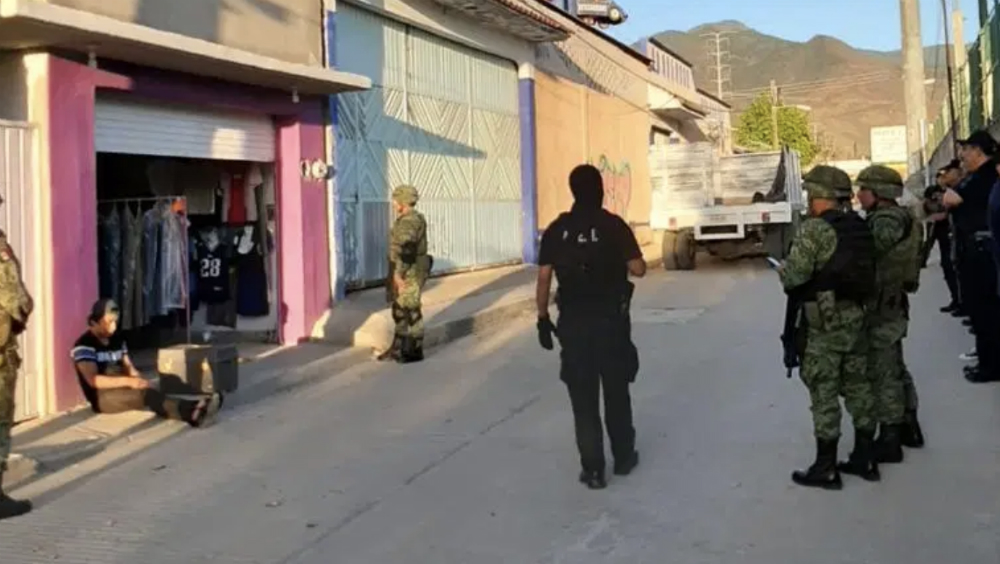 Aseguran droga y dinero tras cateos en Pueblo Nuevo, Oaxaca