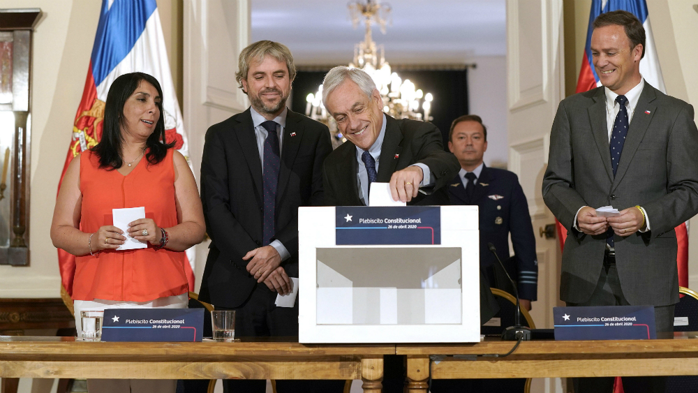 Piñera convoca plebiscito constitucional en Chile para el 26 de abril