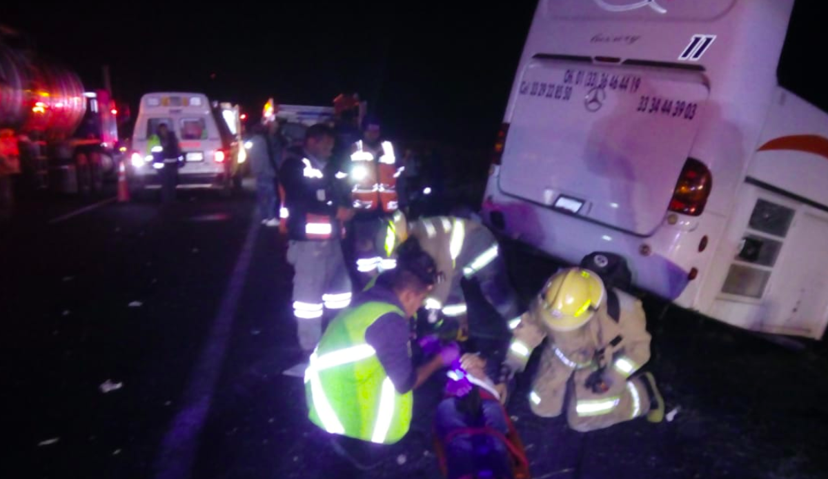 Choque deja 40 lesionados en Jalisco