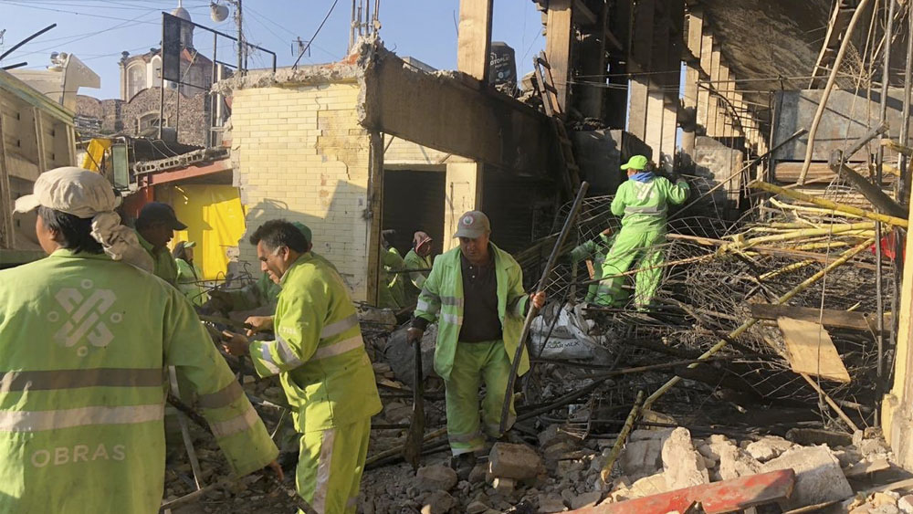 Continúan trabajos de remoción de escombros en La Merced