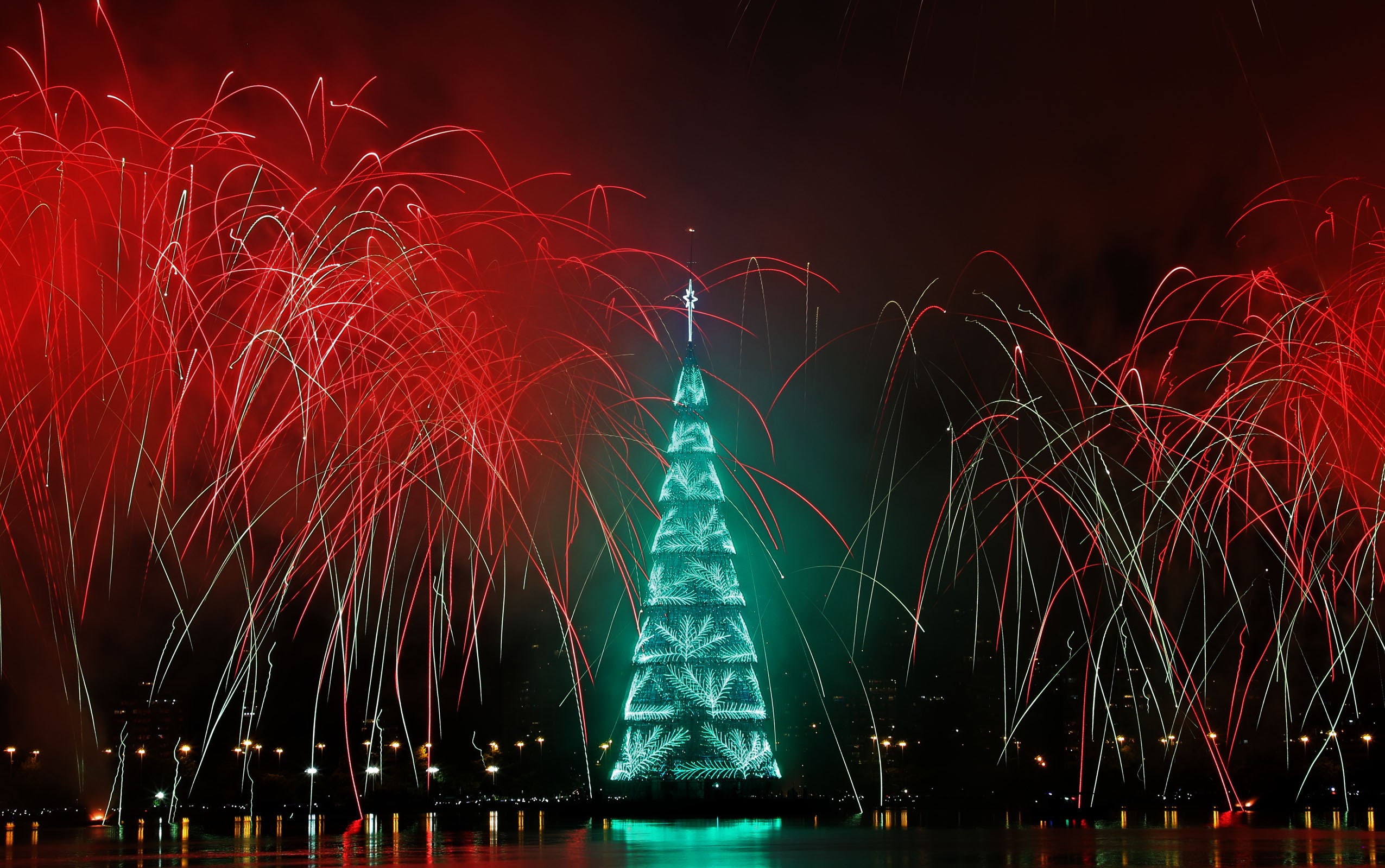 Río vuelve a iluminarse con árbol de Navidad flotante más grande del mundo - db26bc4340985438bbfc77c0ec31d34fb318d3ba