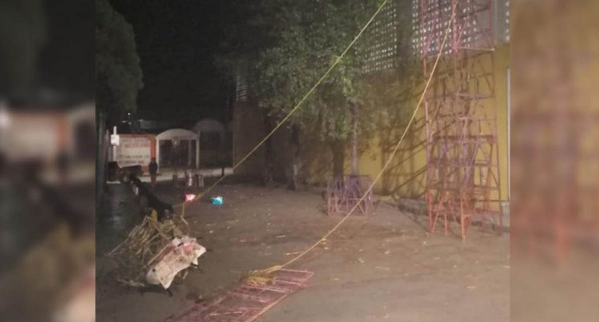 Castillo pirotécnico se desploma sobre cableado y electrocuta a siete en Hidalgo