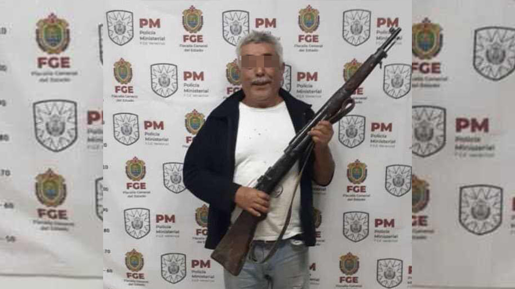 Dan prisión preventiva a exmilitar que asesinó a presunto plagiario de su hijo