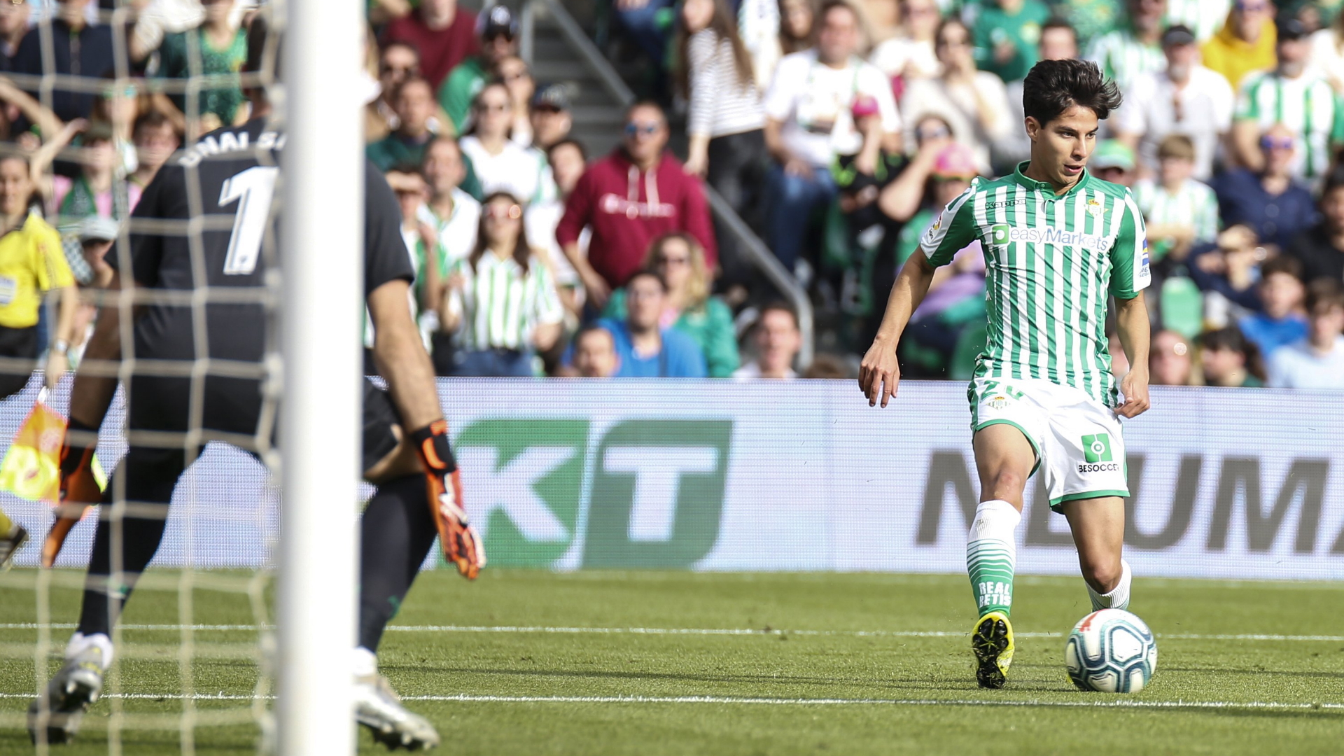 Diego Lainez regresa a la titularidad y Betis derrota al Atlhetic