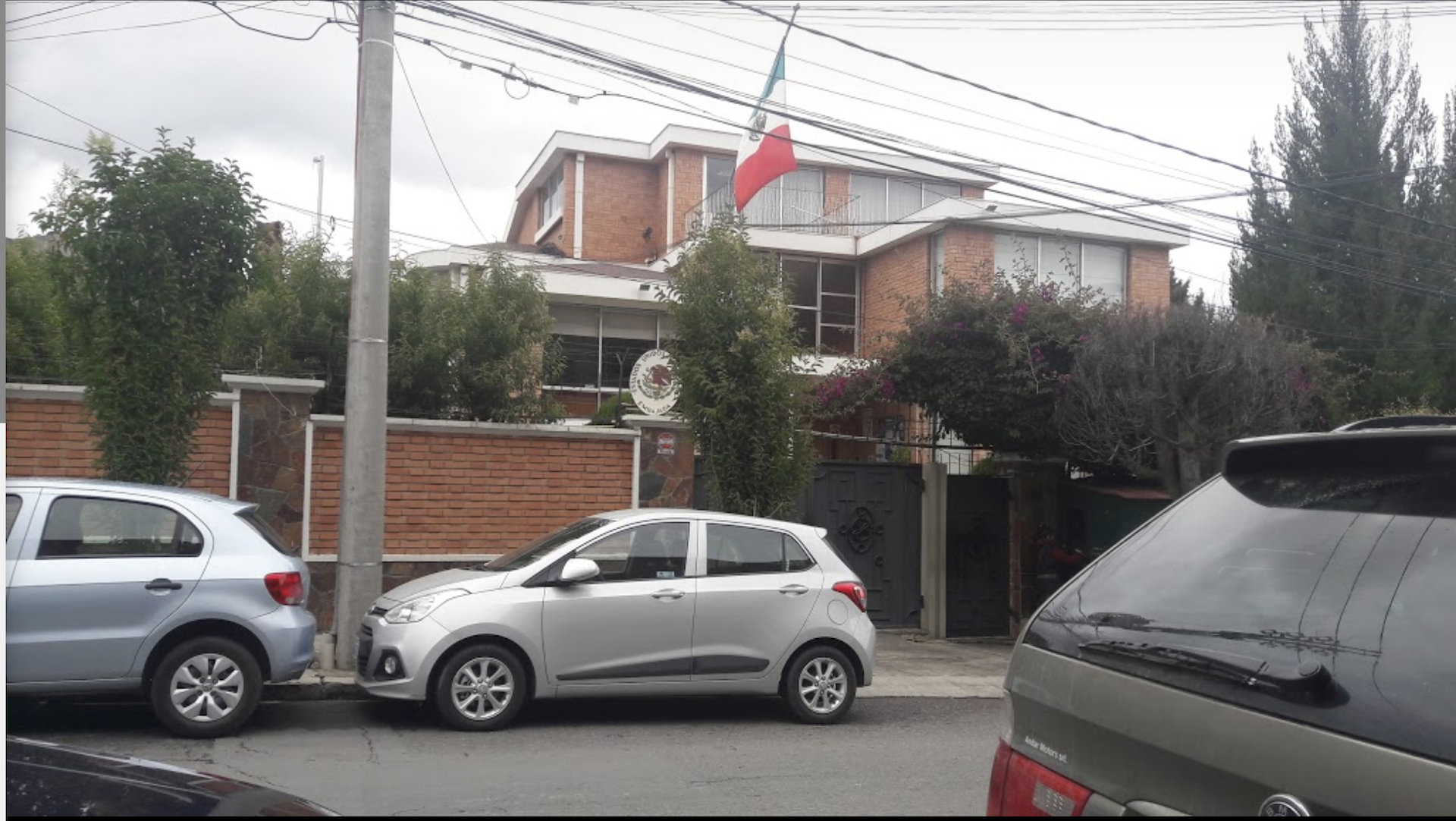 Nuevo Gobierno de Bolivia decidirá estado de acogidos en Embajada de México - edificio-sede-embajada-de-mexico-en-bolivia